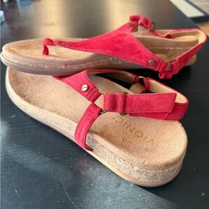 Vionic Women's Red Sandals Kirra II Platform